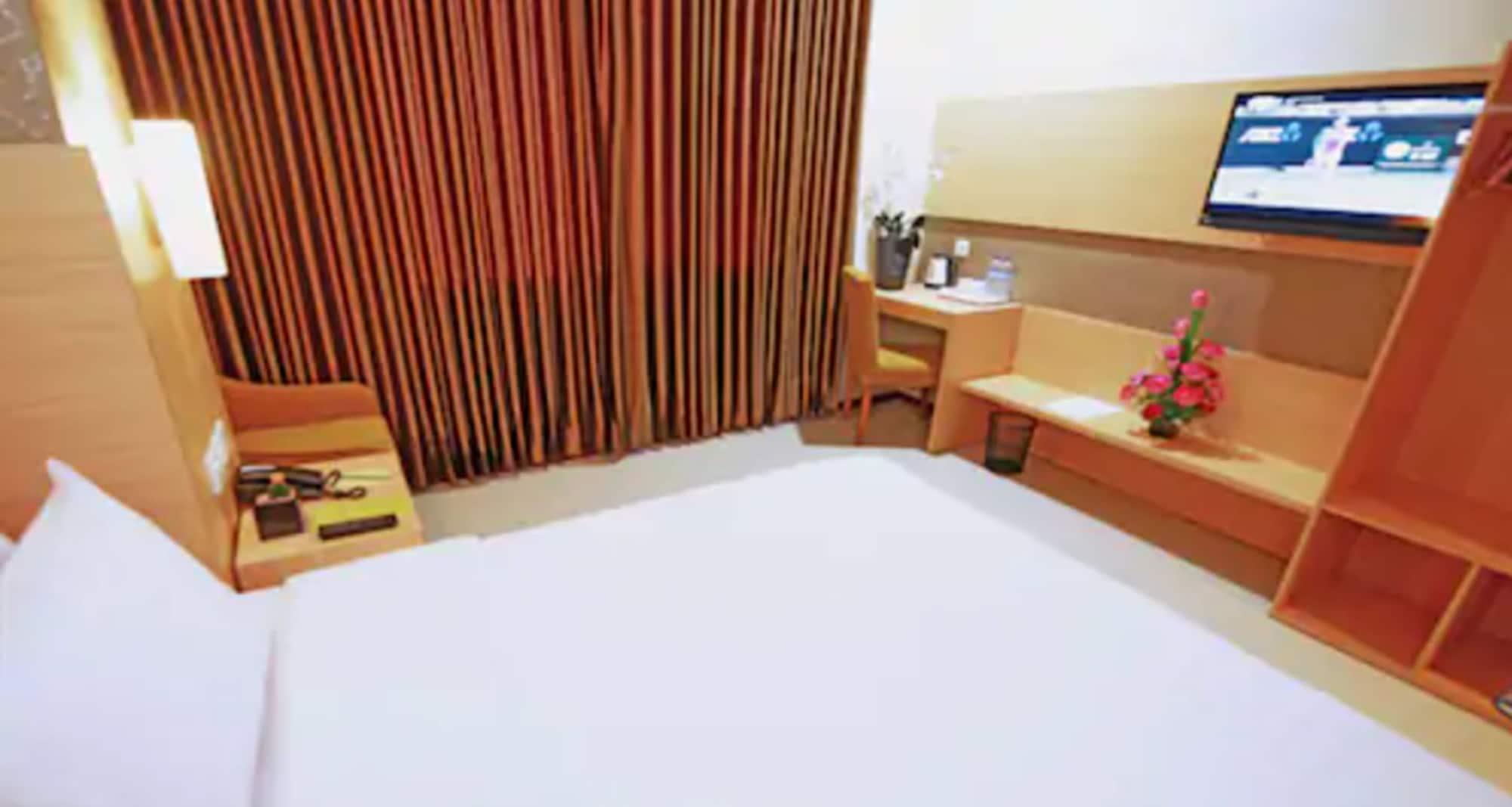 Her Hotel & Trade Center Balikpapan Luaran gambar
