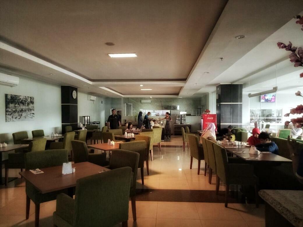 Her Hotel & Trade Center Balikpapan Luaran gambar